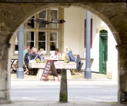 Eating al Fresco by Roger Smith