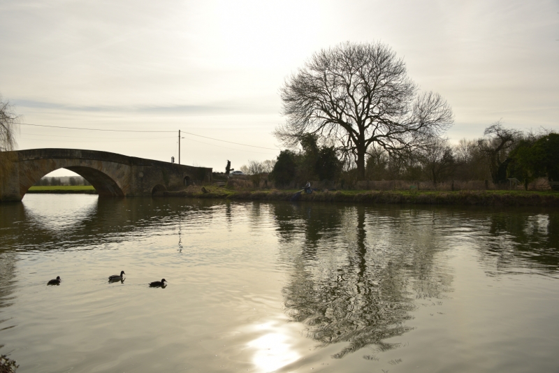 01 Lechladebytheriver_John Newbold P