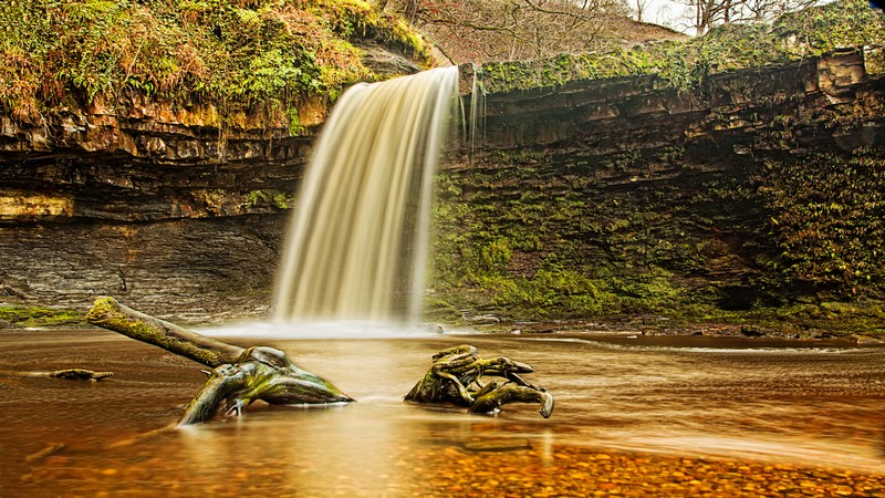 Neath Lady 02 Neath Lady Falls_Terry Walters – Swindon Photographic Society